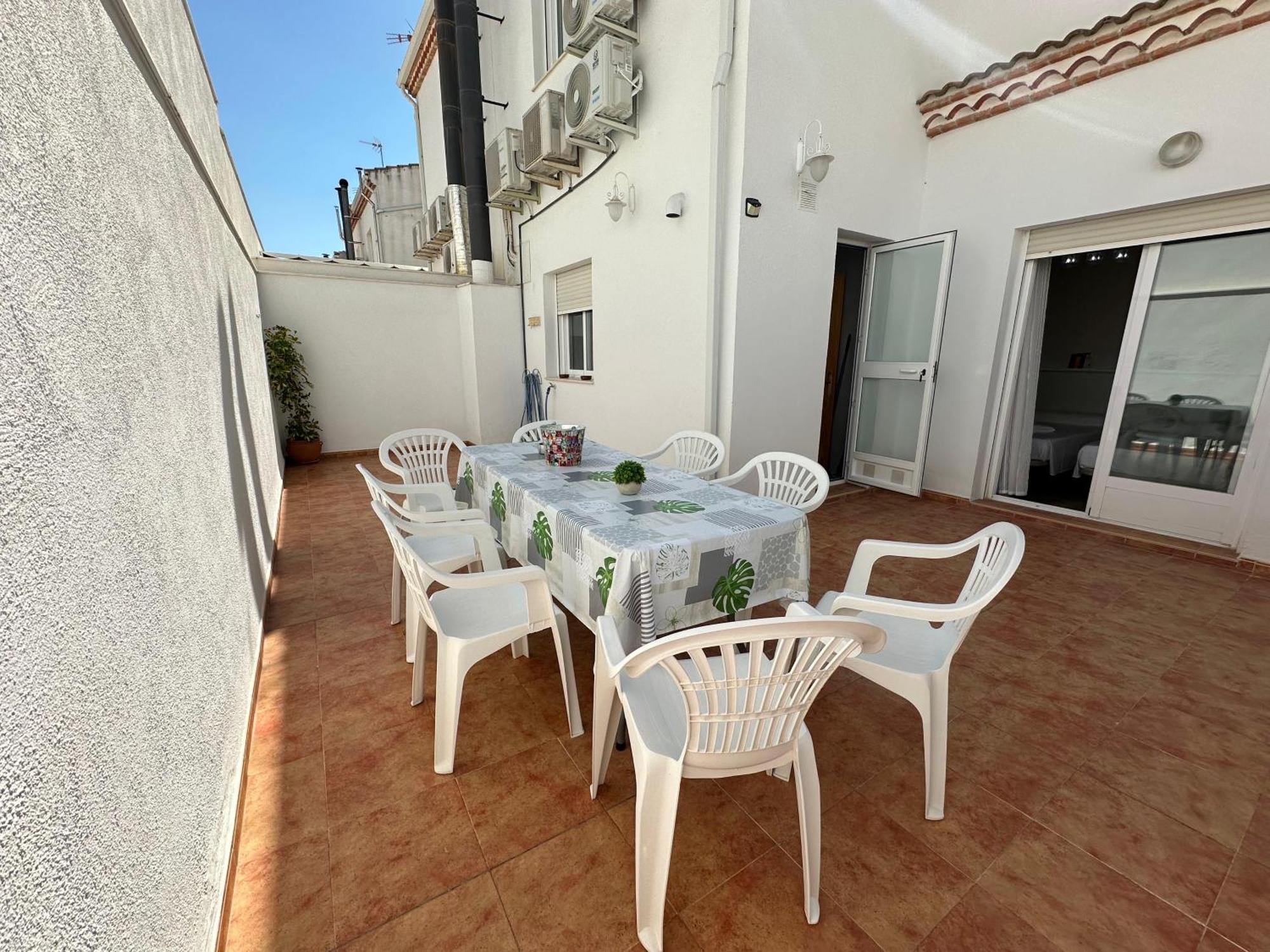 Casa Grande De Tres Plantas Con Parking Gratis Villa Linares  Eksteriør billede